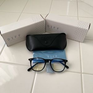 DIFF Maxwell bluelight glasses new